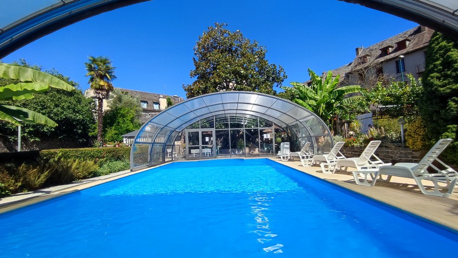 Hotel avec piscine couverte chauffée - Aveyron