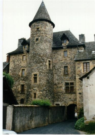 Le chateau de Ste Eulalie d'Olt - Aveyron - France