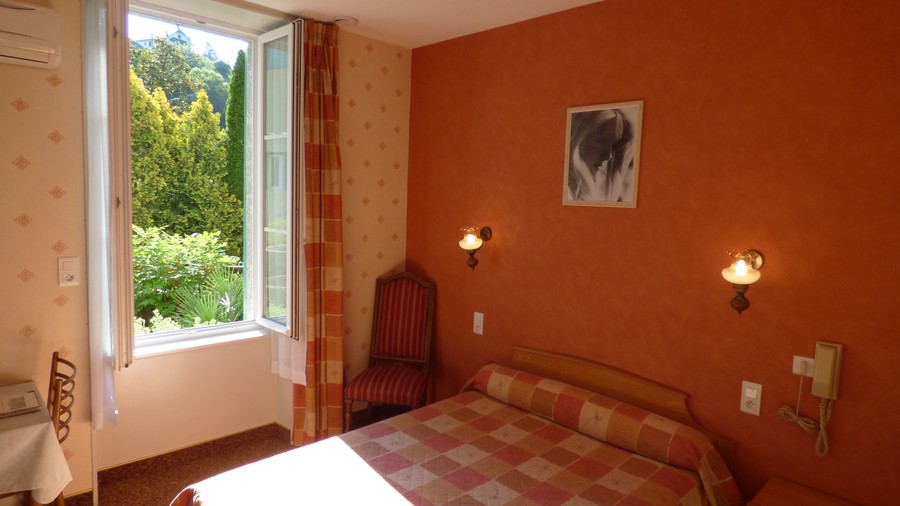 Aveyron lodging: Rooms accessible to the handicapped people