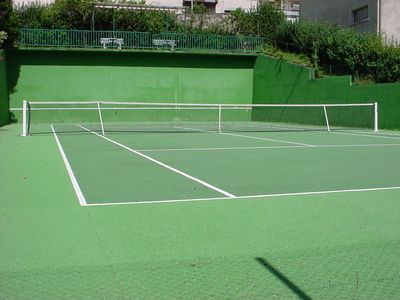 Hotel with tennis courts - Aveyron - France