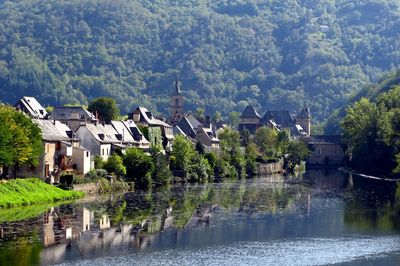 Entraygues, village entre les eaux - Aveyron hotel