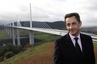 Nicolas Sarkozy en Aveyron visite le viaduc de Millau