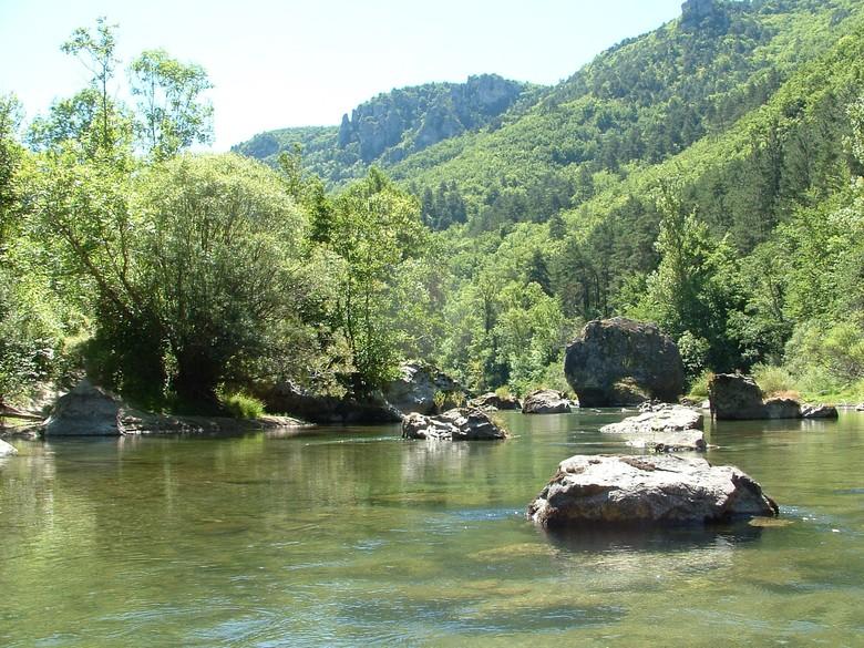 Rivière la Dourbie dans l'Aveyron