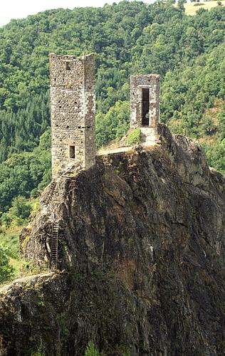 Les tours de Peyrusse le Roc - Aveyron