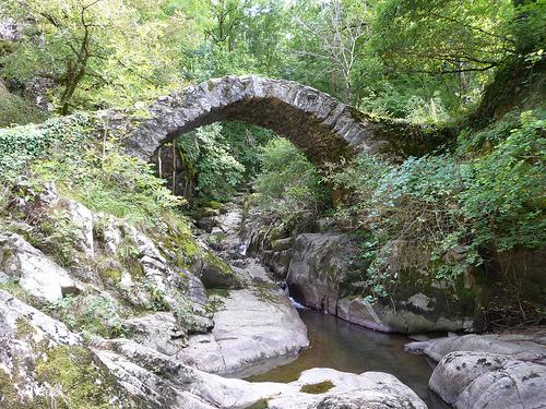 Pont romain de Peyrusse le Roc - Aveyron