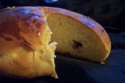 La fouace, aux origines lointaines, est un gâteau typique de l’Aveyron ou Rouergue.