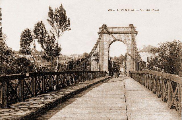 Du vieux pont suspendu de Livinhac le haut, ne subsistent aujourd'hui que les deux arches en amont du pont actuel.