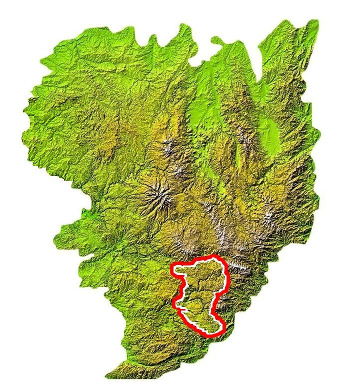 Les Grands Causses sont délimités de la façon suivante : Au nord par l'Aubrac et la Margeride à l'est par les Cévennes et le Montpelliérais, au sud par le Lodévois (Escandorgue) et à l'ouest par le Lévézou et le Saint-Affricain.