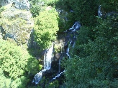 La cascade du Saut du Chien, dans cette excroissance de Midi-Pyrénées qu'est le Carladez.