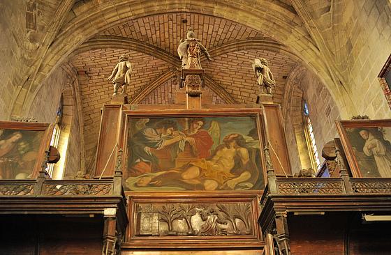 La chapelle, située au Nord de la chartreuse, est à nef unique à trois travées, voûtées d'ogives de style gothique flamboyant, et un chœur comportant un chevet à cinq pans. Le chœur est un peu moins large que la nef.