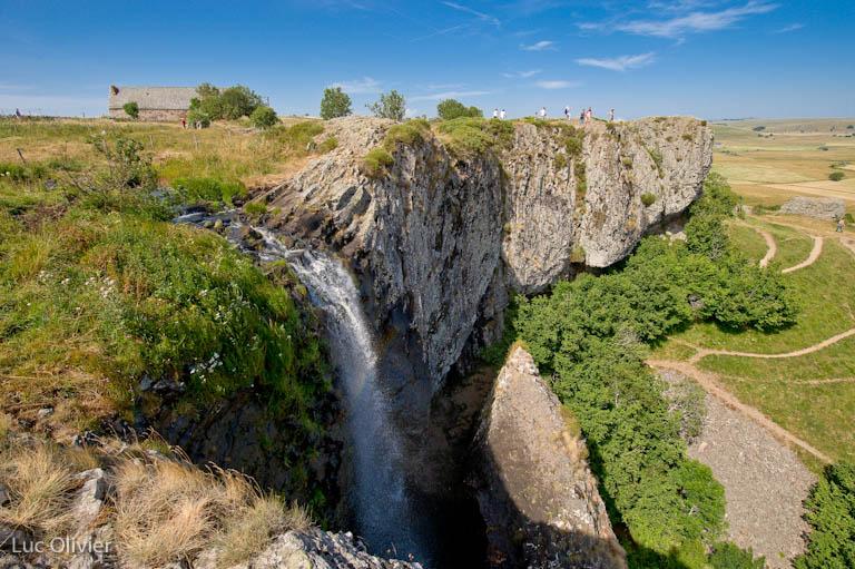 La cascade du Déroc est une chute d'eau du département de la Lozère et constitue l'un des sites naturels les plus remarquables de l'Aubrac.