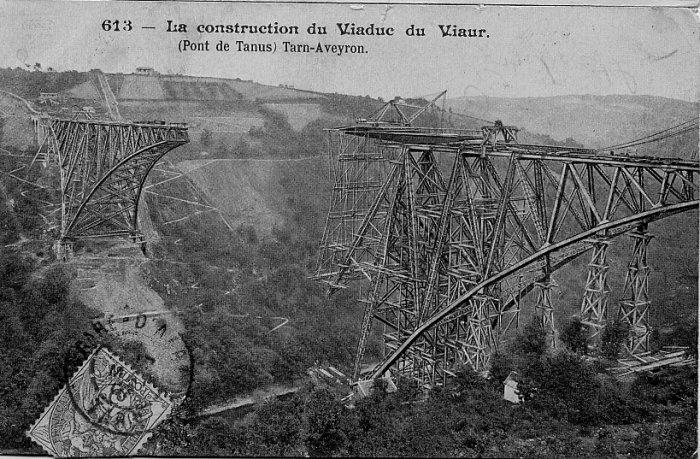 A l’issue d’un concours ouvert en 1887 (à des ingénieurs parmi lesquels figurait Gustave Eiffel), il fut attribué à l’ingénieur Paul Bodin de la Société de construction des Batignolles, et construit par celui-ci entre 1895 e