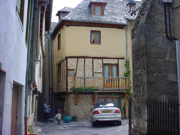 Vieille maison à colombage restaurée - Aveyron