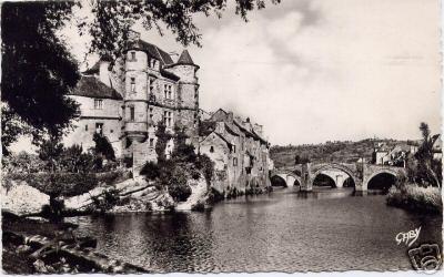 Espalion, le pont et le vieux palais - Aveyron - France