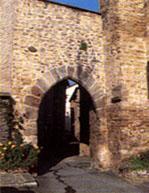 Porte fortifiée-St Côme d'Olt-Aveyron