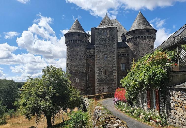 Château du Bousquet entre Laguiole et Entraygues - Aveyron